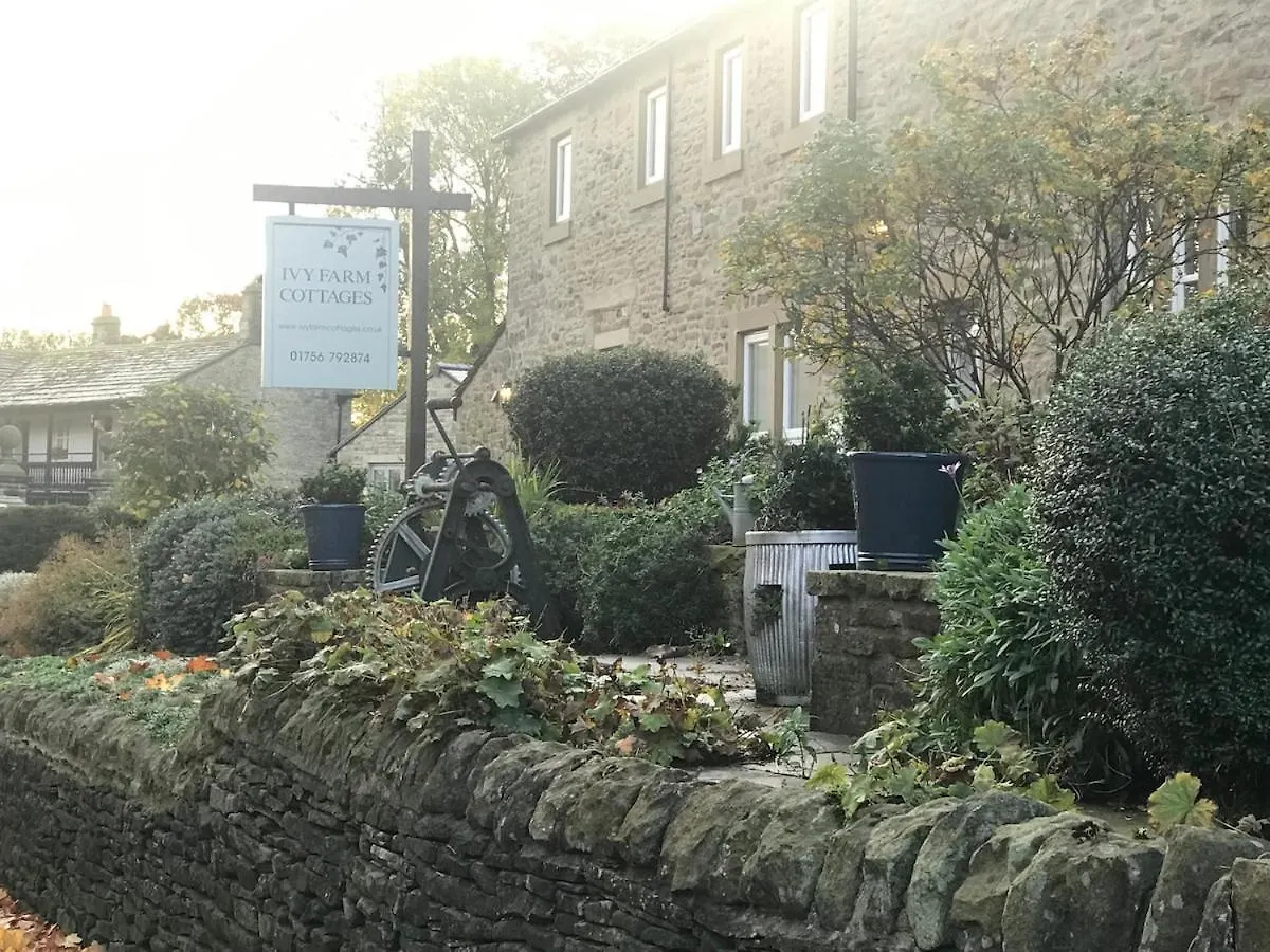 The Granary With Hot Tub - 2 Miles From Skipton Carleton