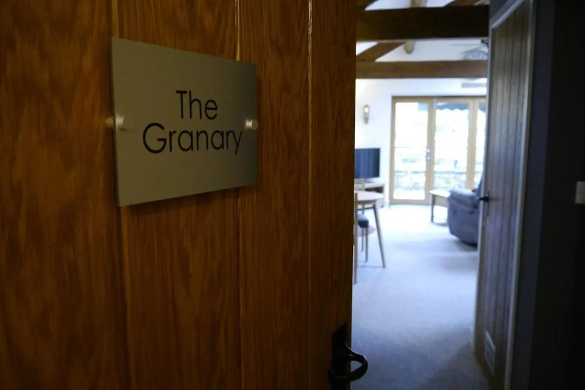 The Granary With Hot Tub - 2 Miles From Skipton Carleton Apartman