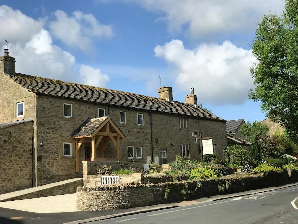 The Granary With Hot Tub - 2 Miles From Skipton Carleton